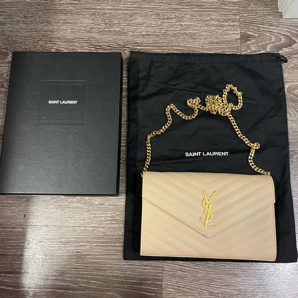 •NEW CONDITION AUTHENTIC• YSL Wallet on a Chain